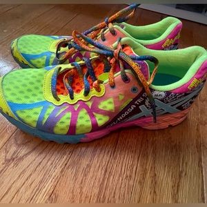 Womens ASICS triathlon gel noosa colorful sneakers size 8.5